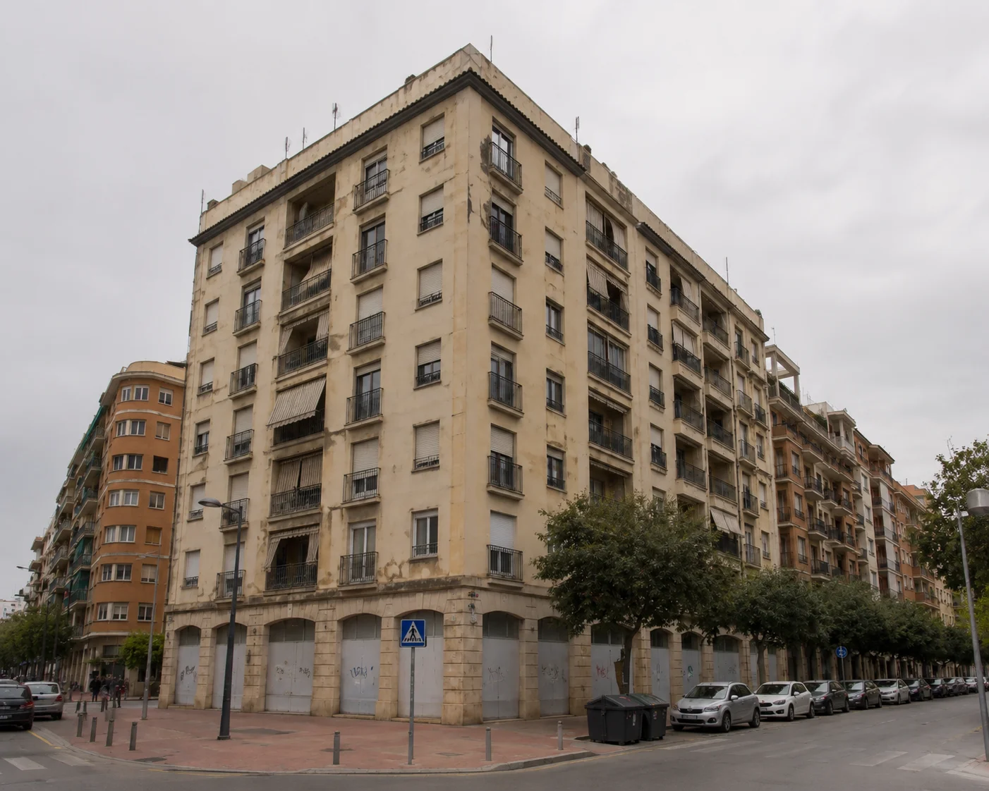 Rehabilitación de fachada en Torremolinos — antes y después